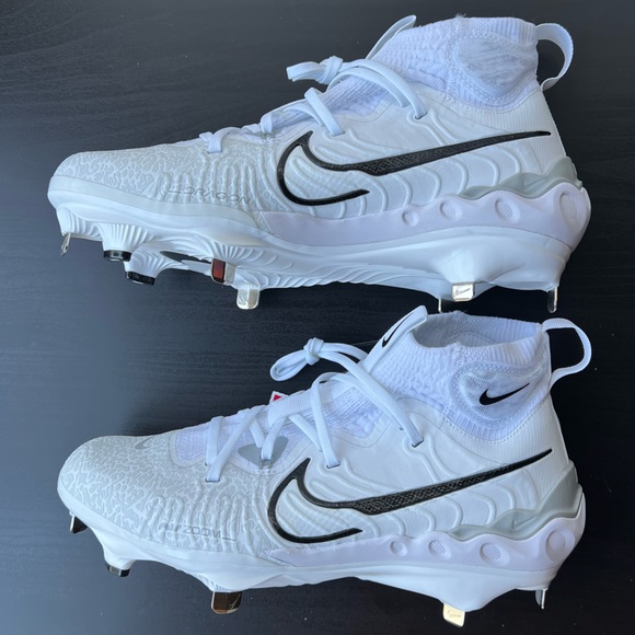 Nike Alpha Huarache NXT
Men's Baseball Cleats - Picture 1 of 7